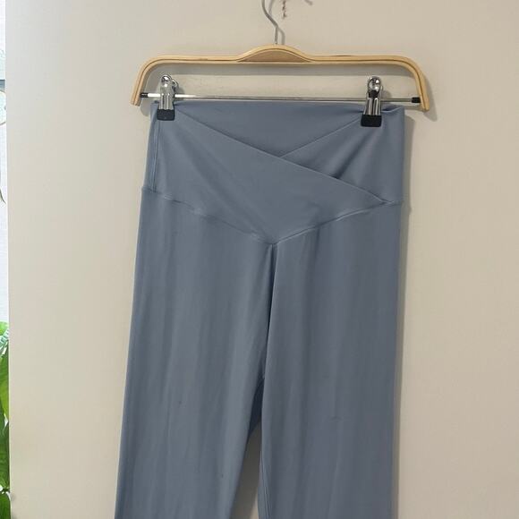 Aerie Offline Real Me Periwinkle Blue Flare Leggings Size Large - Picture 2 of 7